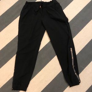 Lululemon side snap pants